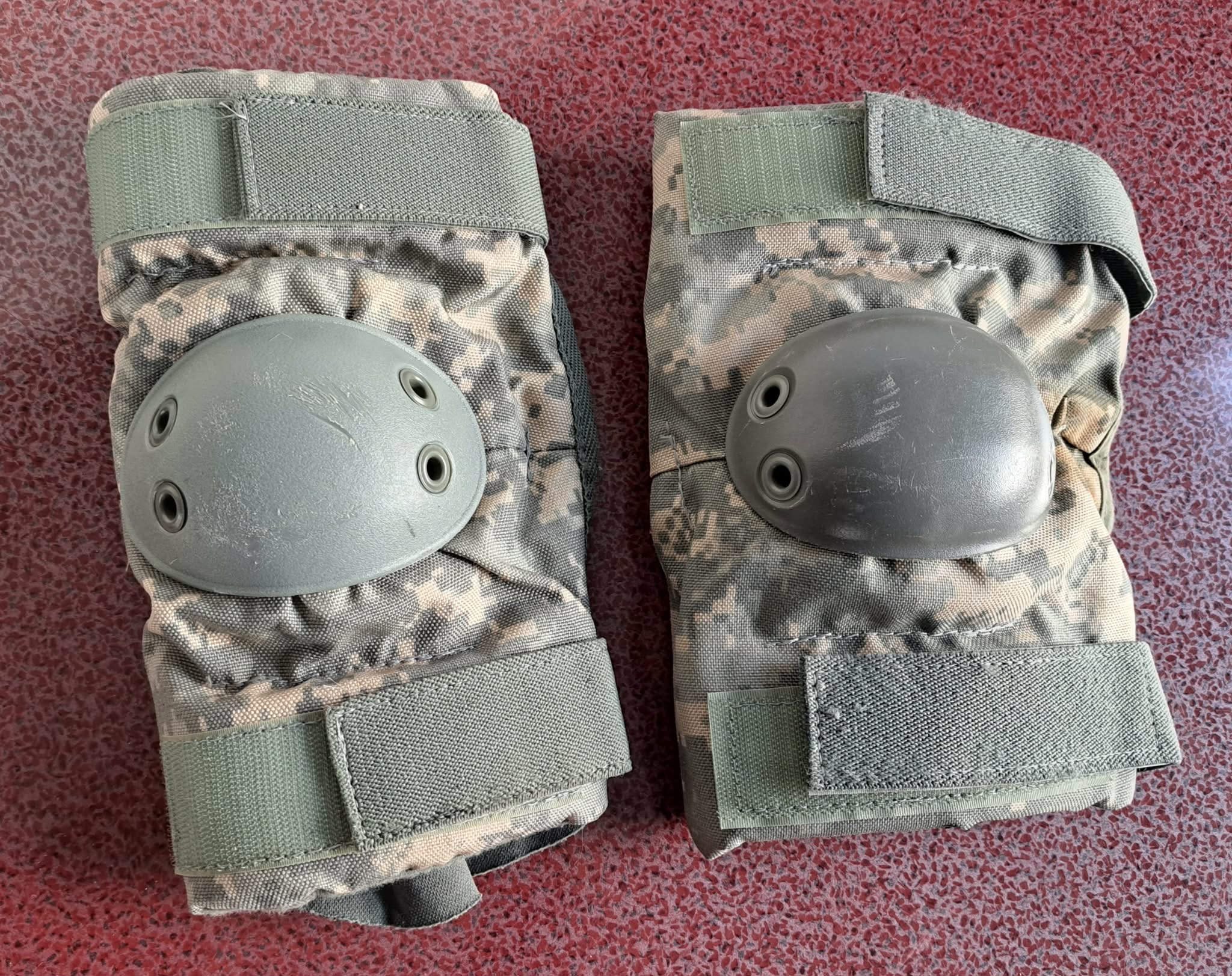 Elbow pads