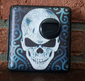 Champ sigaretten opbergdoos met bieropener, Skull zwart wit blauw