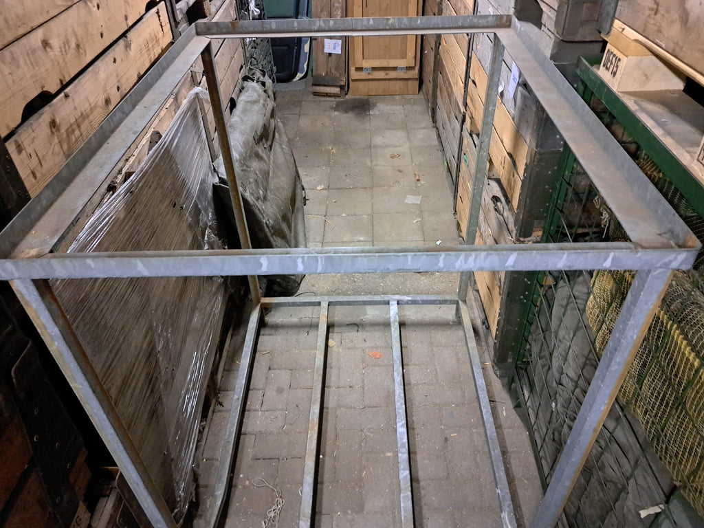 Metalen stapelrek/transportbok in pallet formaat