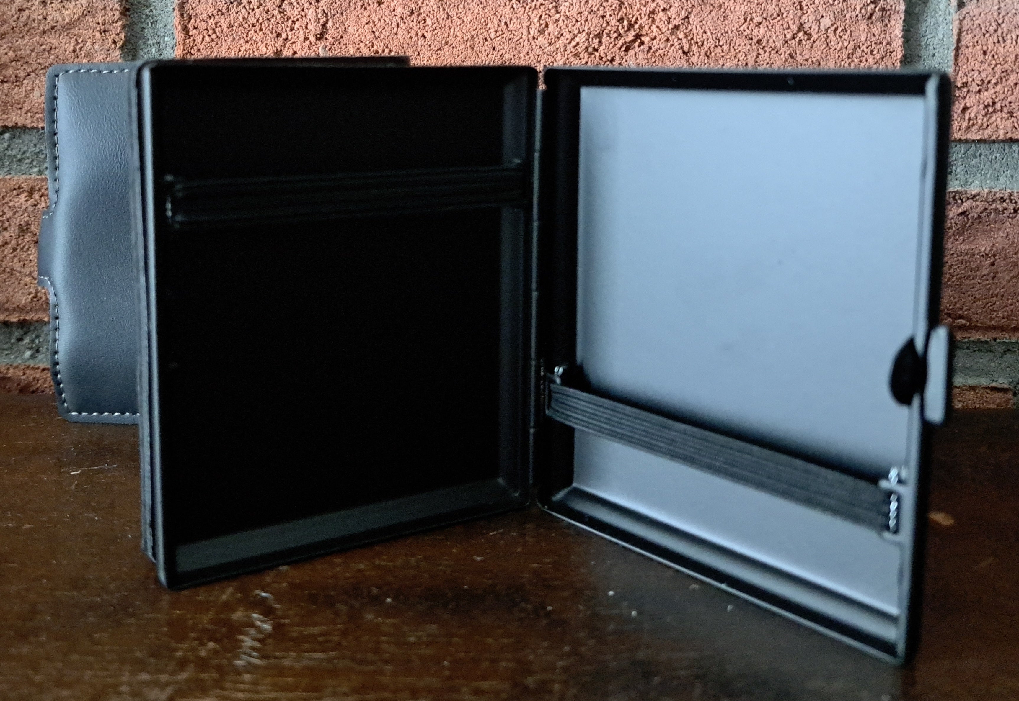 Champ Sigarettenhouder/Cardholder voor 20 sigaretten - zwart