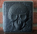 Metalen Skull sigarettenkoker voor 20 sigaretten, zwart.