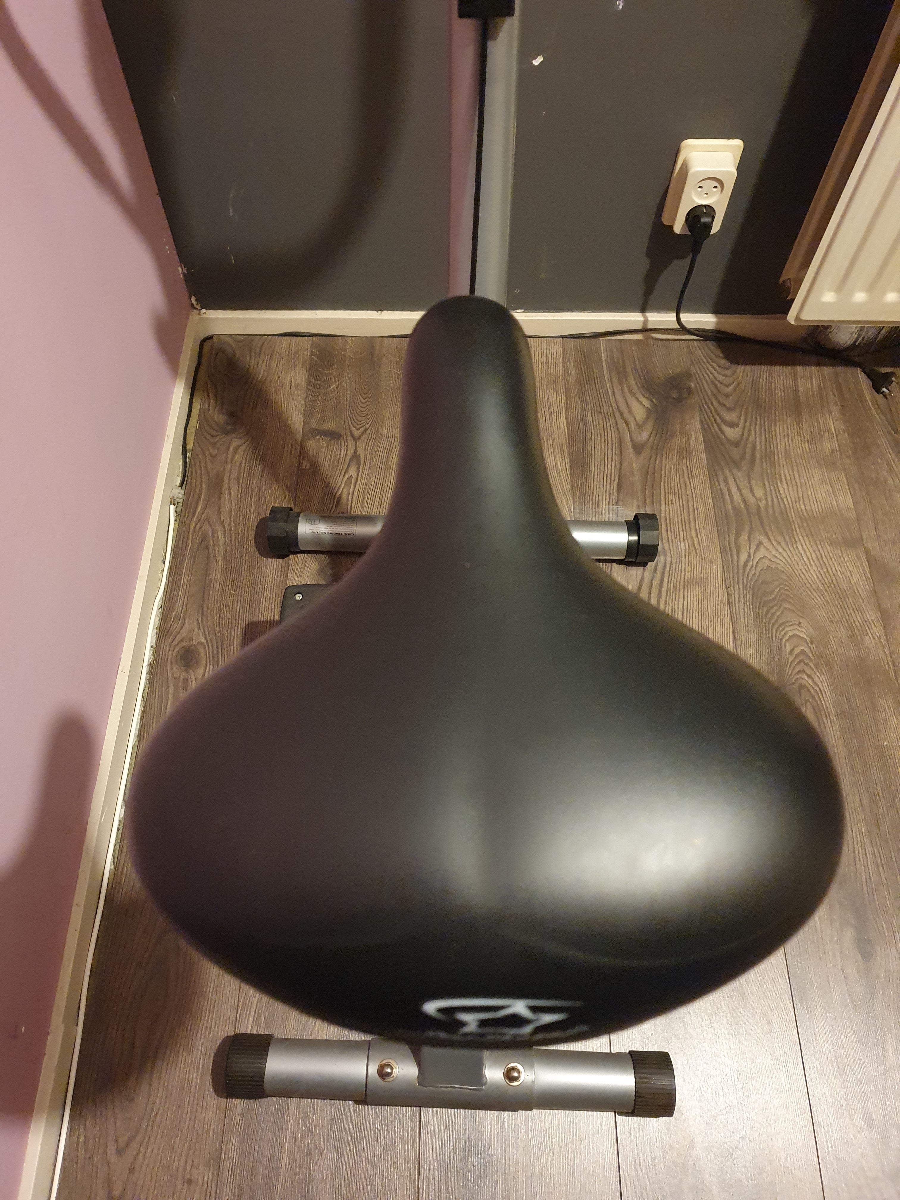 Starshaper Hometrainer KC143B - Fit blijven vanuit huis